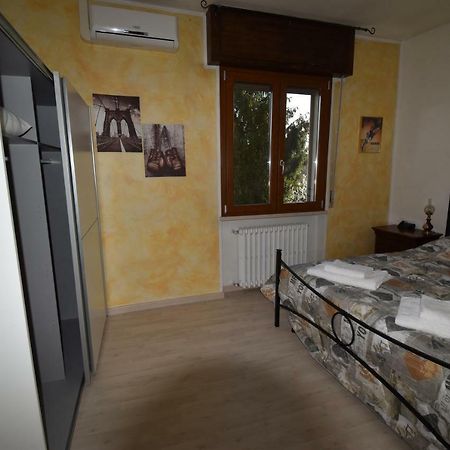 Mem House - Tra Il Lago Di Garda E Verona Кастельнуово-дель-Гарда Экстерьер фото